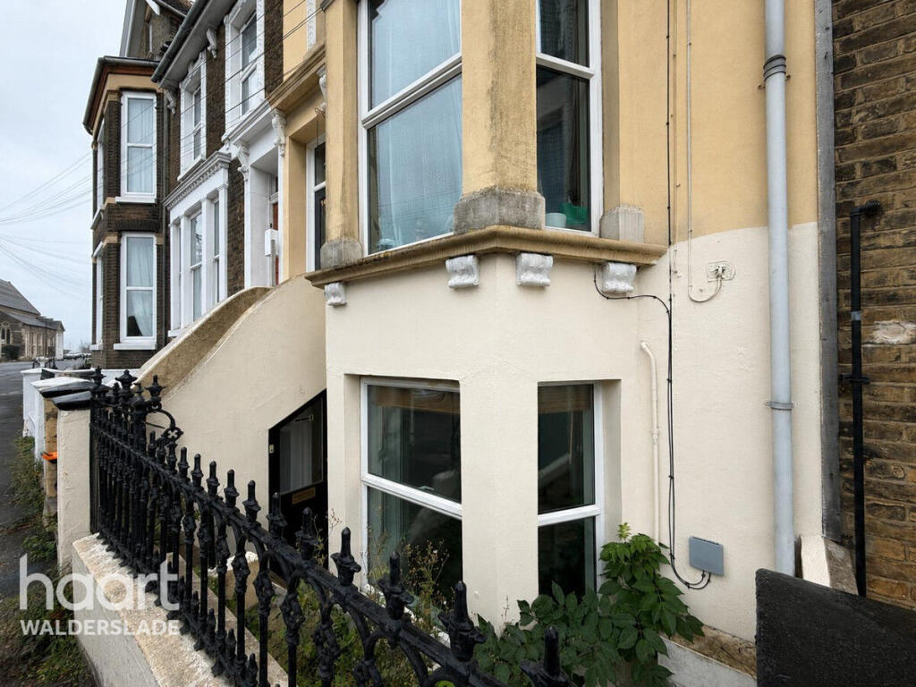 Main image of property: Broadway, SHEERNESS
