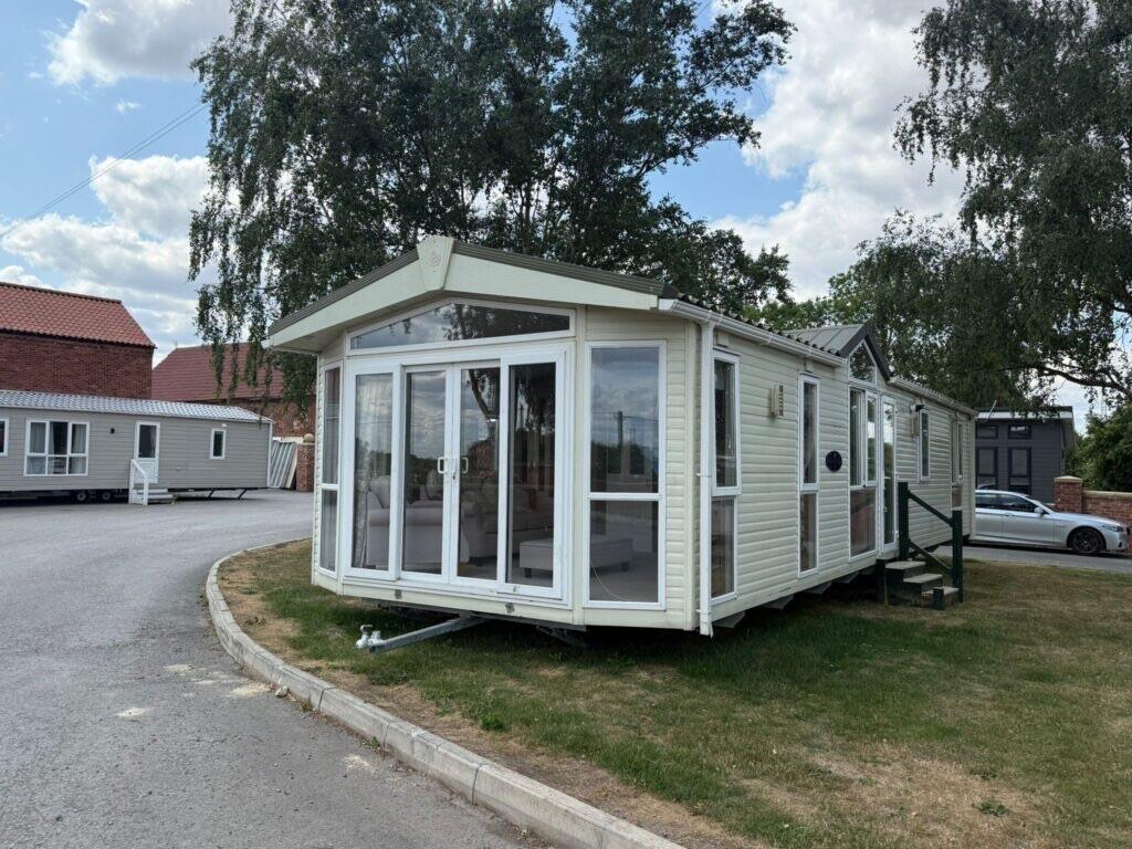 3-bed caravan on Church Laneham , Retford , DN22 0NJ, £55,000