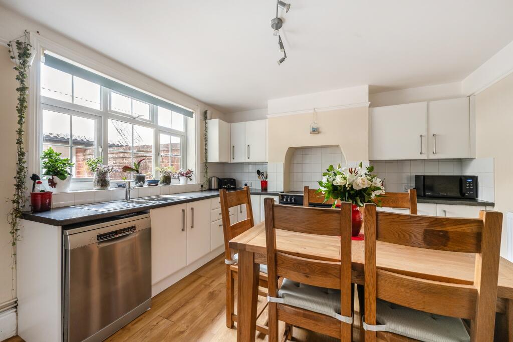 House in Test Valley, Buckholt - More