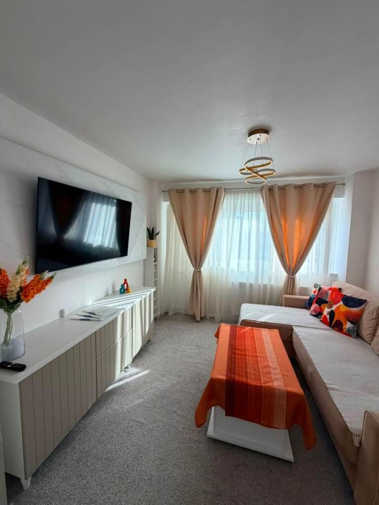 Main image of property: Lampeter Square, London, W6