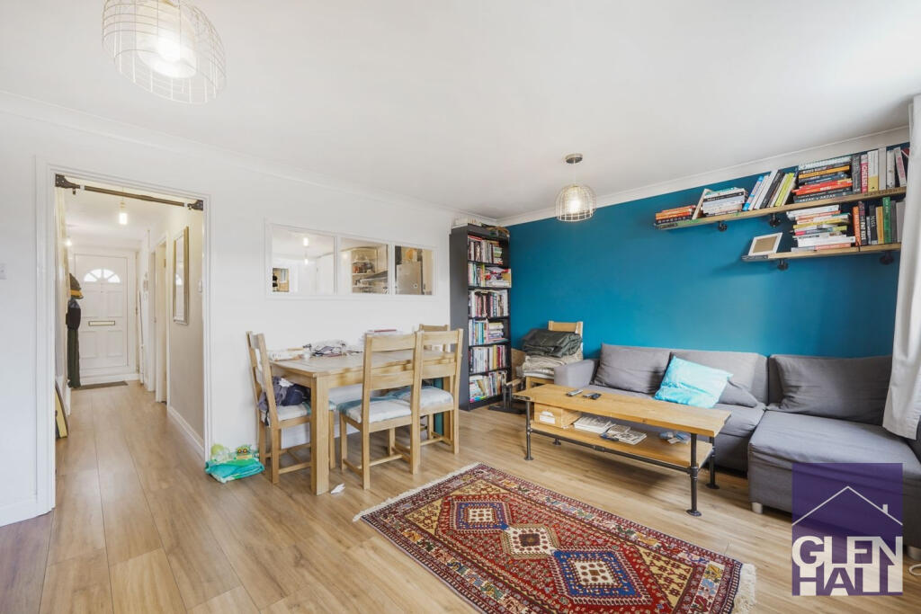 Main image of property: High Road,  London, N11