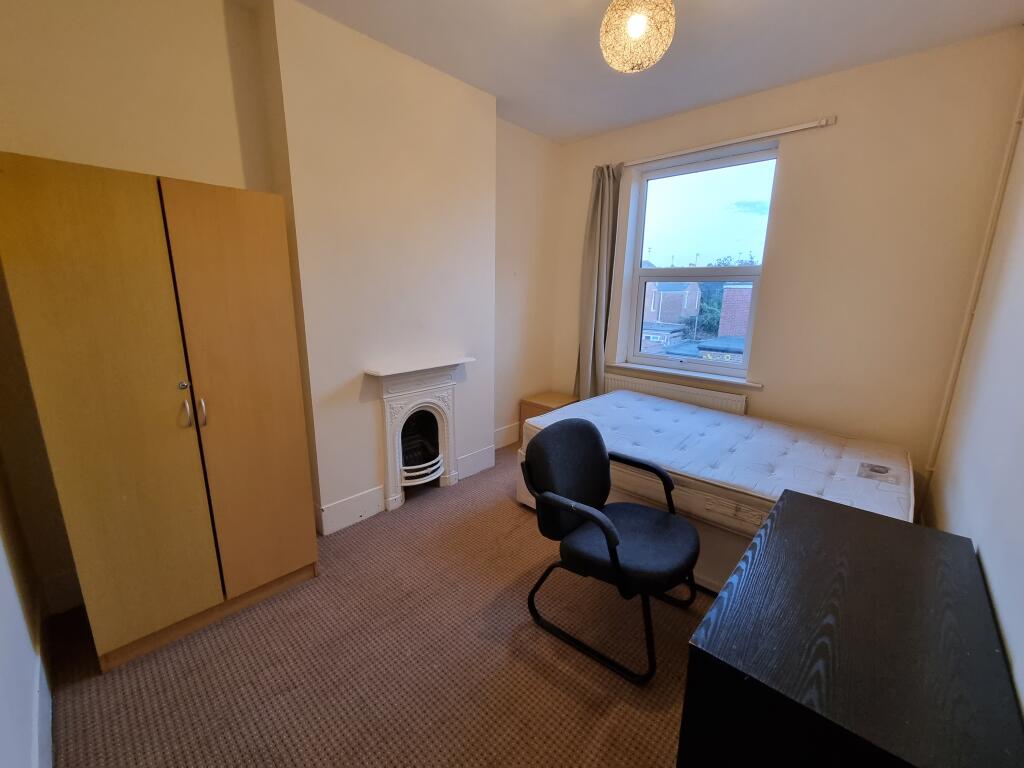 House in Warwick, Royal Leamington Spa - View 5