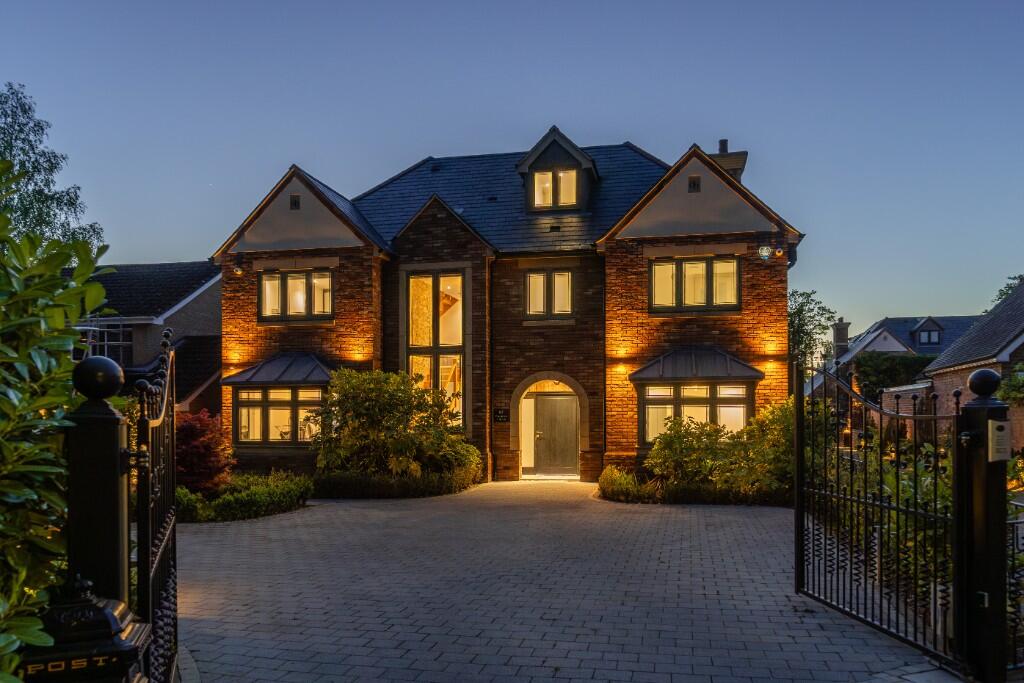 Main image of property: Avenue Road, B93