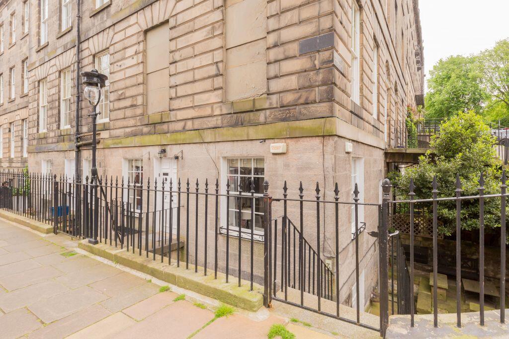 7 Northumberland Place, Edinburgh, EH3 6LQ - View 2