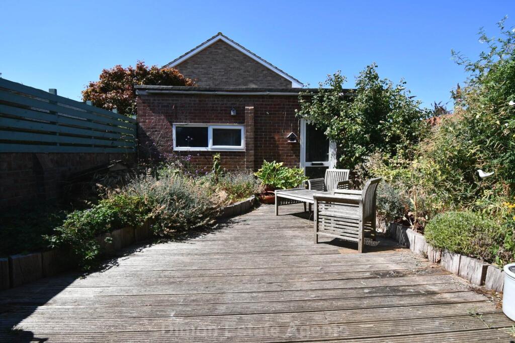 Skipper Way, Lee On The Solent photo 4