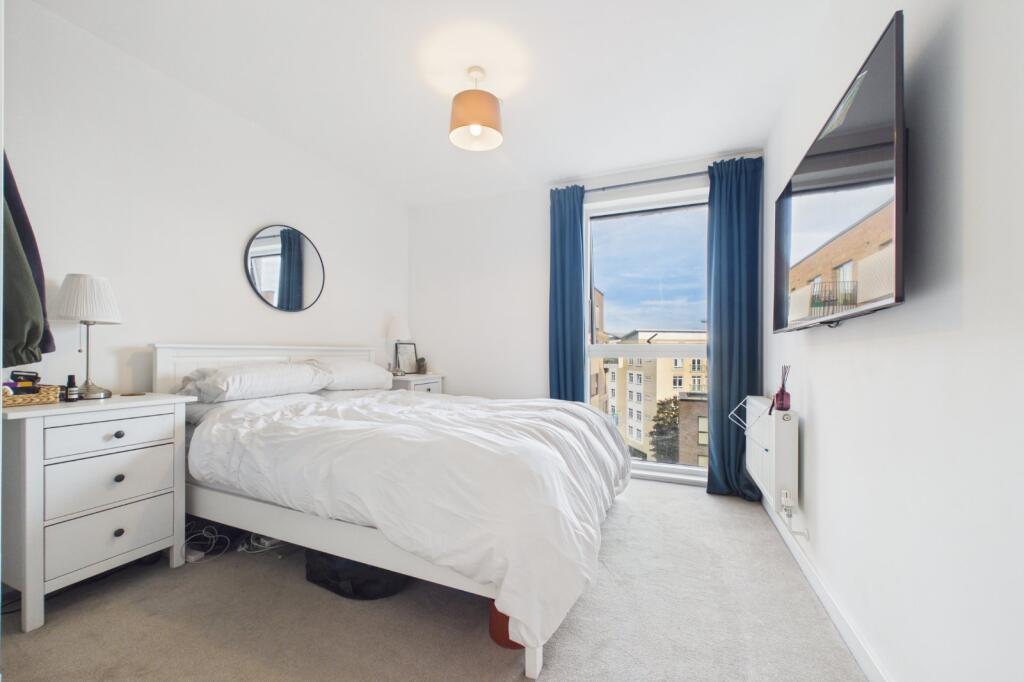 Apartment in Reading - View 5