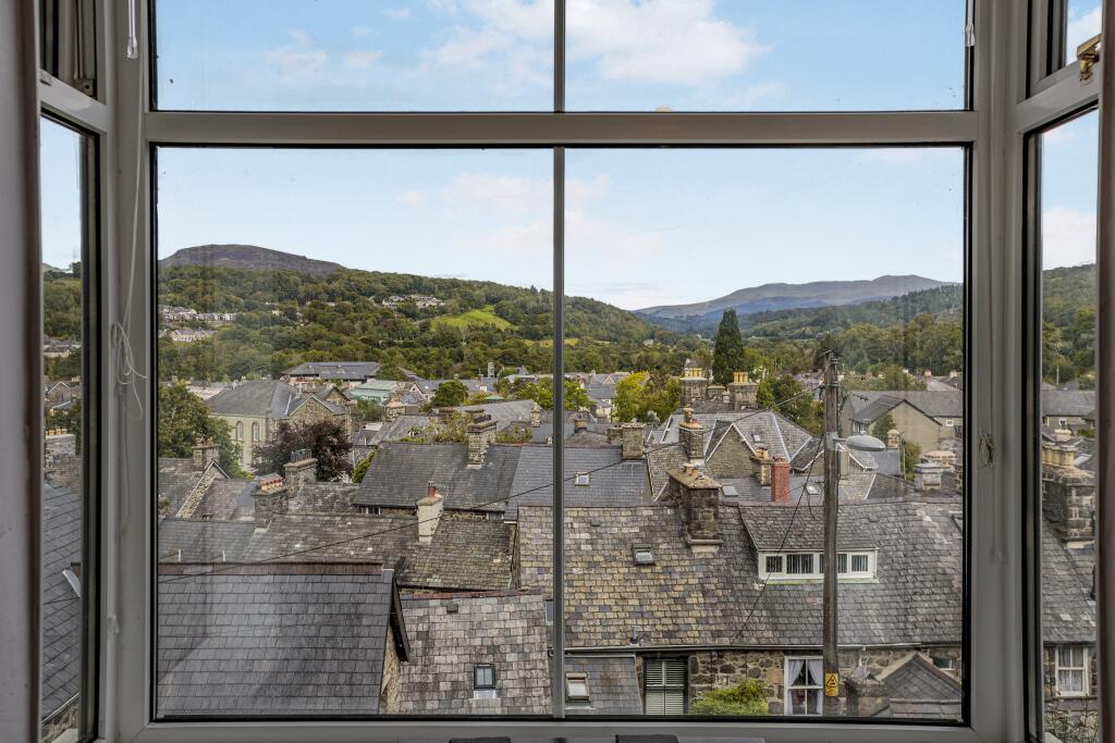 Mount Pleasant Road, Dolgellau, LL40 photo 3