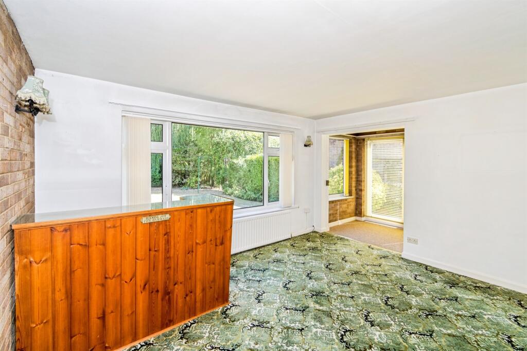House in Eastleigh, Oakmount, Chandler's Ford - View 4