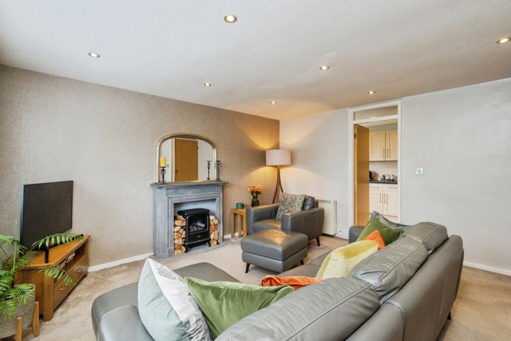 Harwood Vale Court, Bolton, Greater Manchester, BL2 photo 2