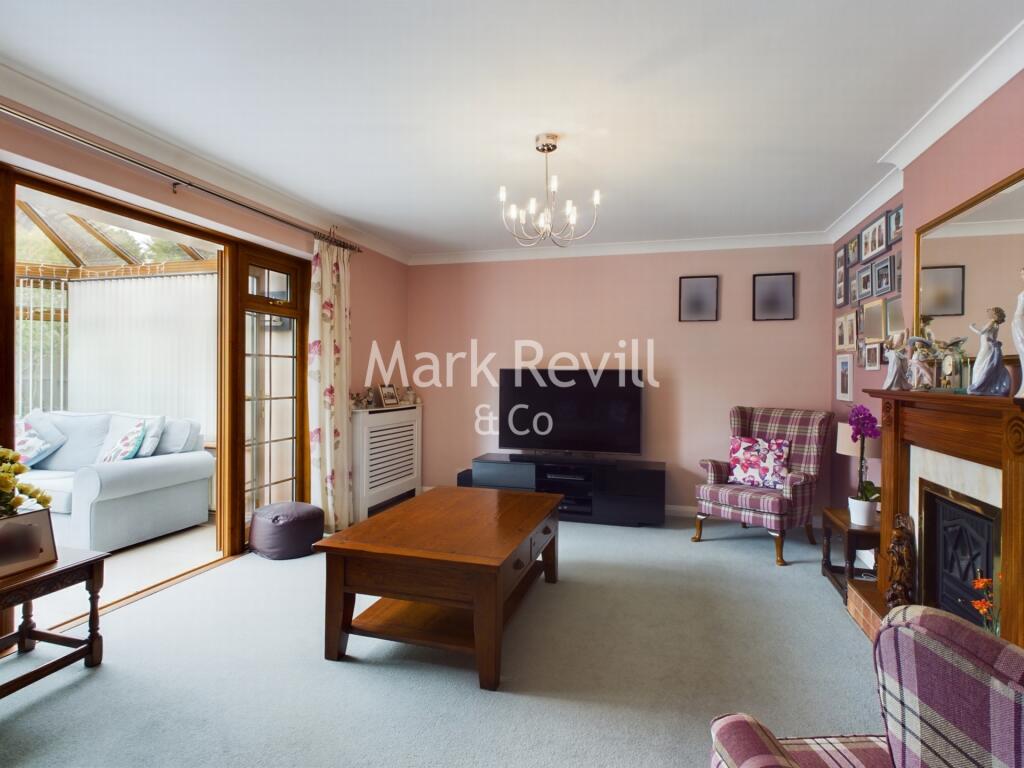 Chestnuts Close, Lindfield, RH16 photo 3