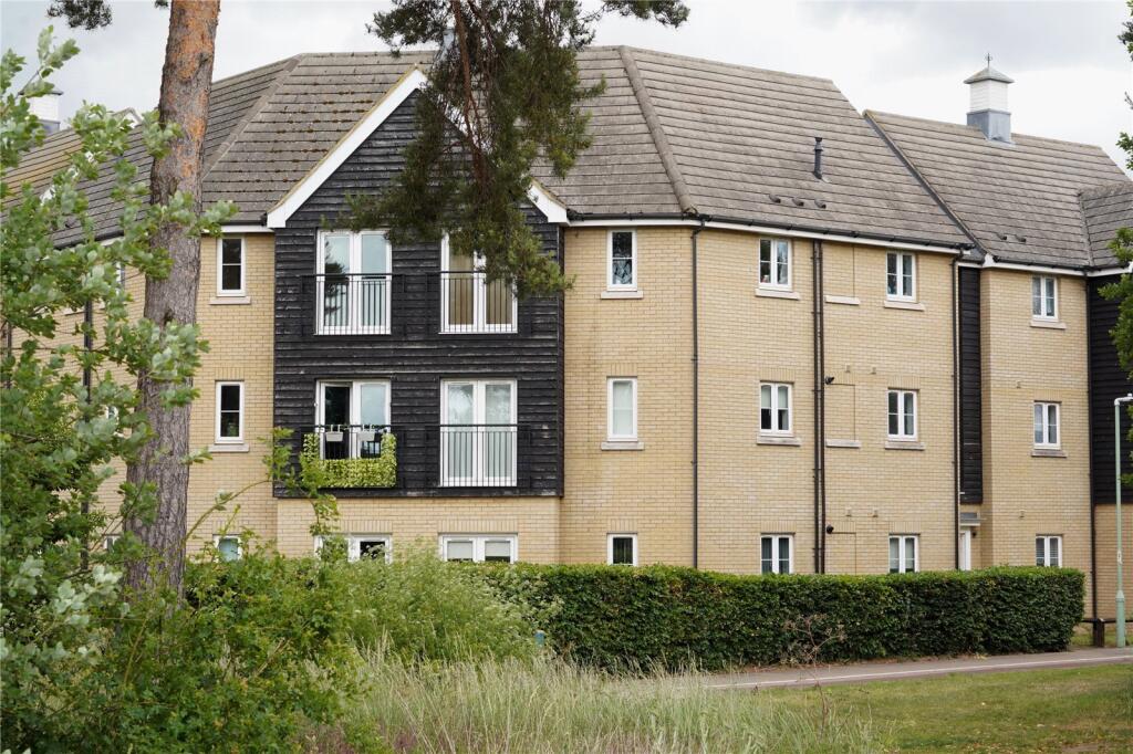 2-bed flat on Tayberry Close, Red Lodge, Bury St. Edmunds, Suffolk, IP28, £170,000