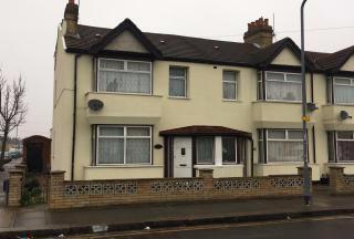 Main image of property: 271 Kingston Road, Ilford IG1