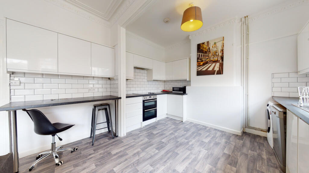 Main image of property: Shaftsbury Avenue, Bristol