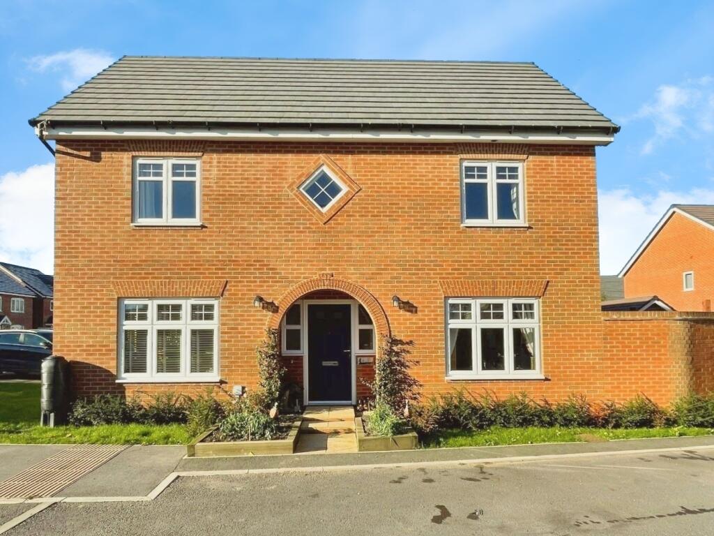 3-bed semi-detached on Eddycroft, Cam, £187,500