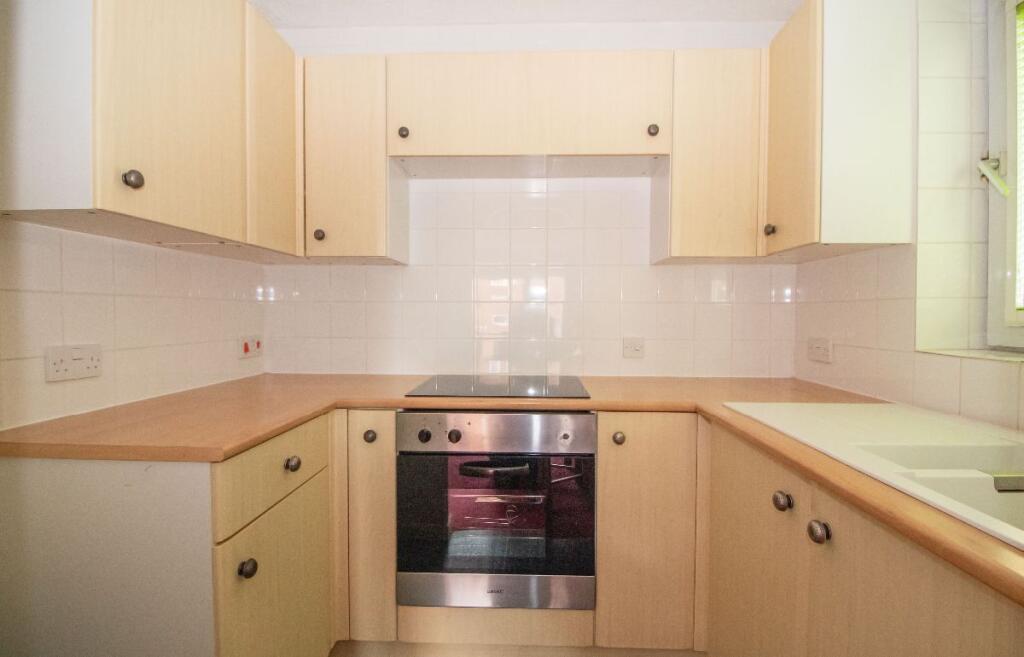 Homewater House, Waterlooville, PO7 7JZ - View 3