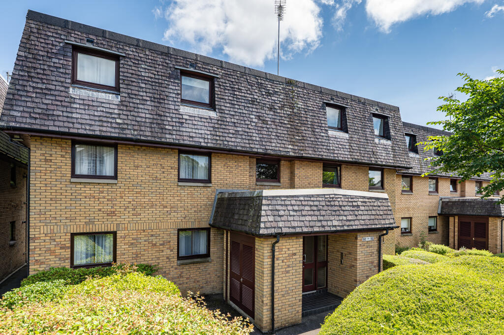 Main image of property: 92 Clober Road, Milngavie, Glasgow, G62