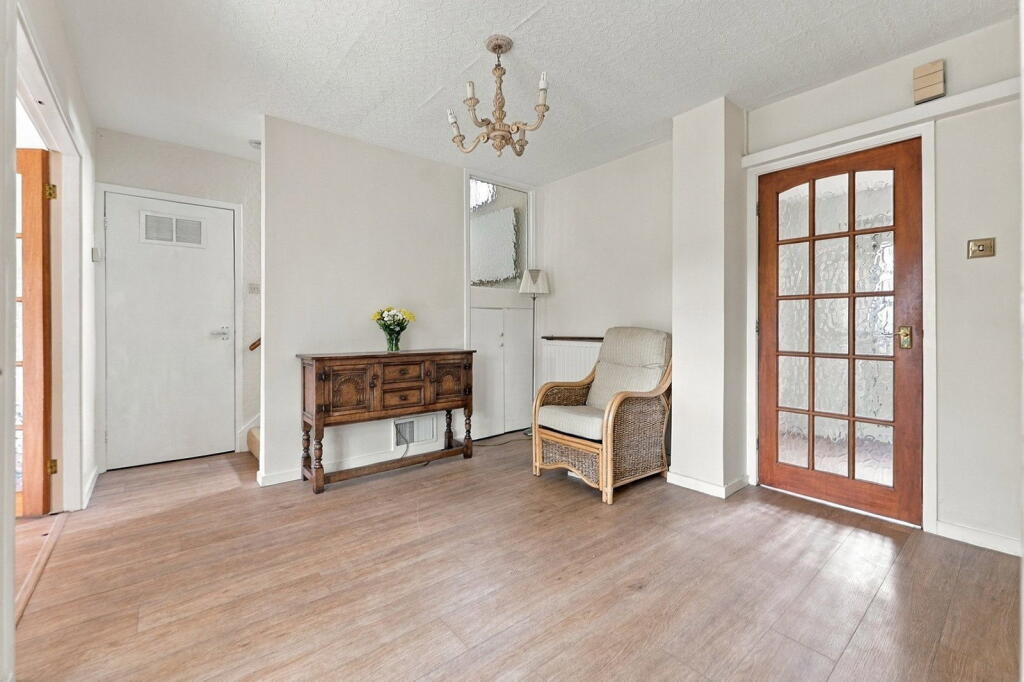 House in Nottingham, Burton Joyce - View 3