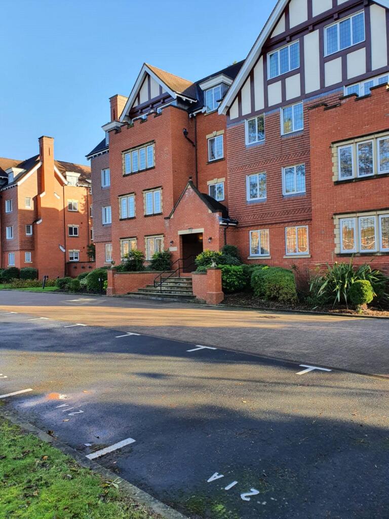 Main image of property: Aragon House, Tudor Court, Warwick Road, Coventry, CV3