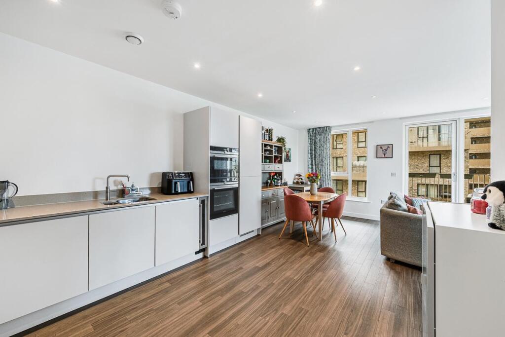 Apartment in London - View 5