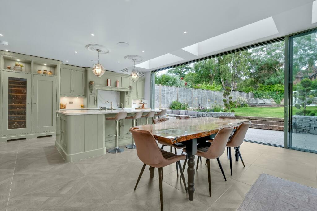 West End Lane, Esher, Surrey, KT10 – pohled 5