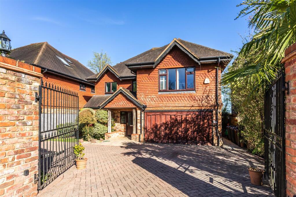 Main image of property: Thorntree Close, Heathfield, TN21 0YE