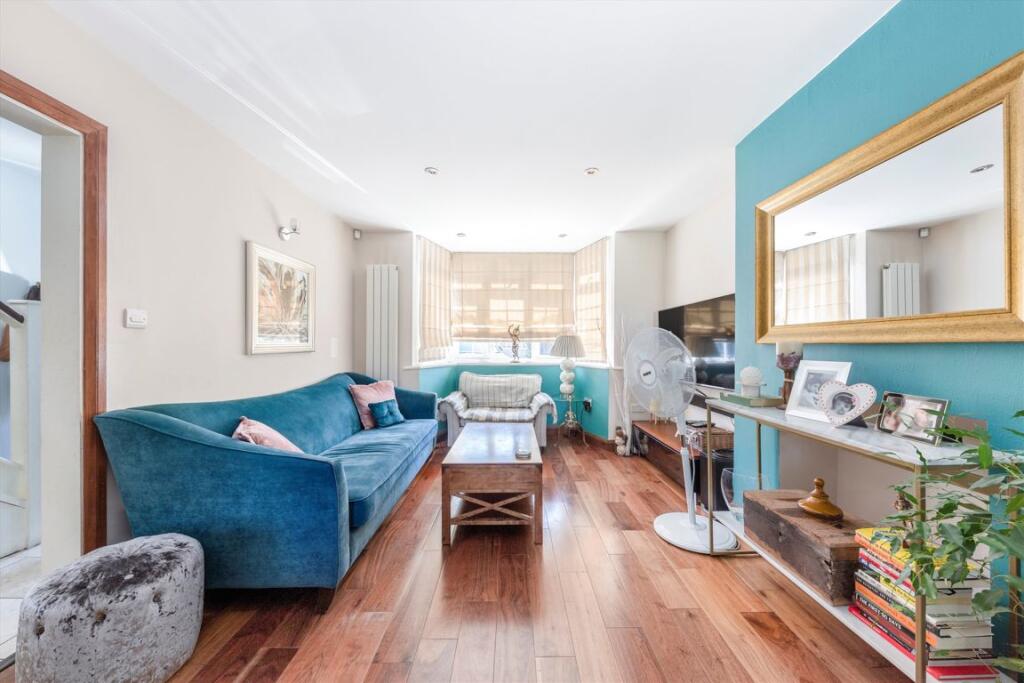 House in London, Whitton - View 4