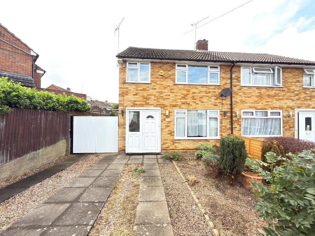 Main image of property: Clifford Crescent, Luton, Bedfordshire, LU4 9HR