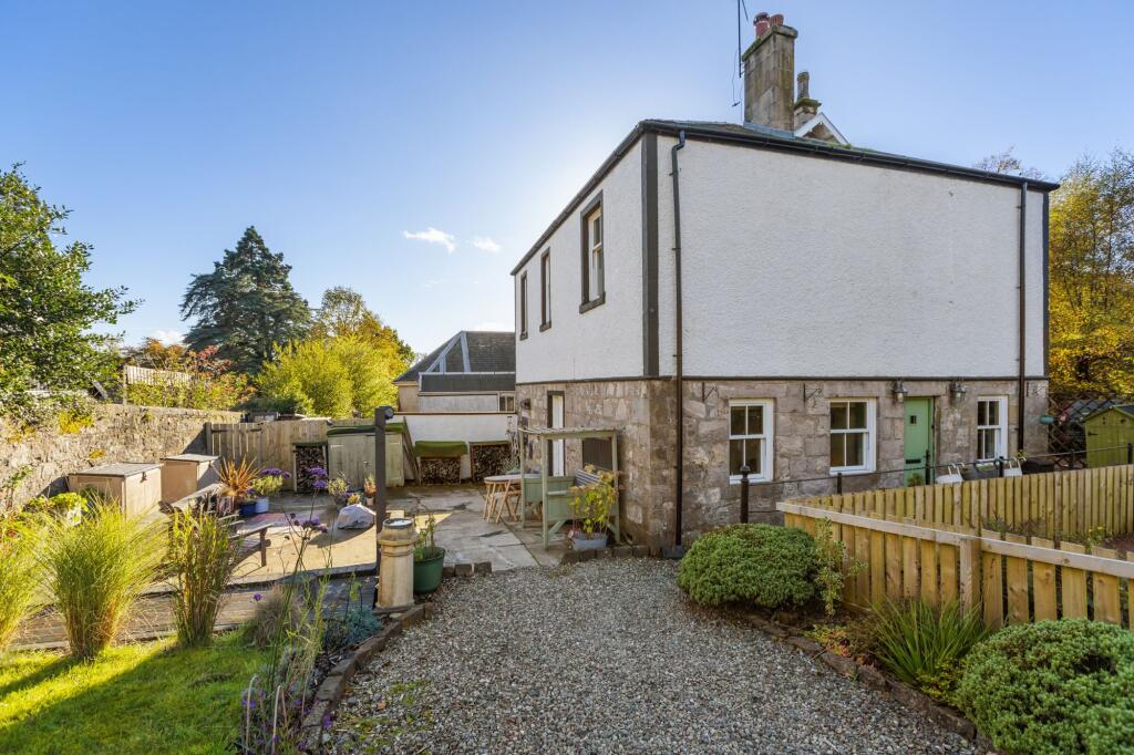 3-bed semi-detached on East Rossdhu Drive, Helensburgh, G84, £340,000