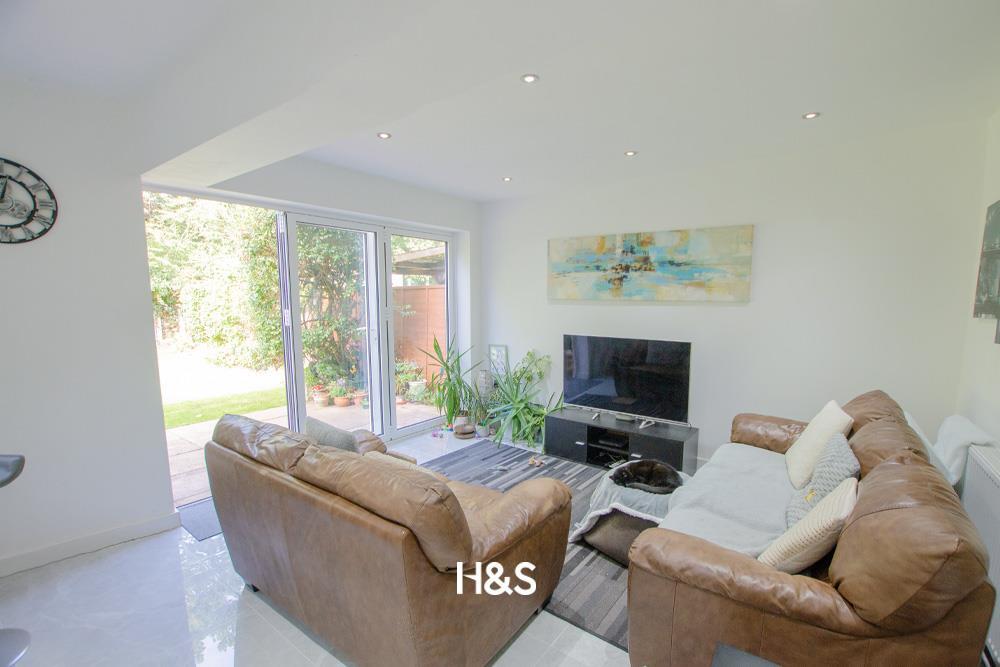 Trustin Crescent, Solihull photo 5