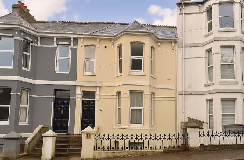 1-bed flat on Lisson Grove, Mutley, Plymouth. Modern one bedroom ground floor flat with a garden a short distance from Mutley Plain. , £120,000