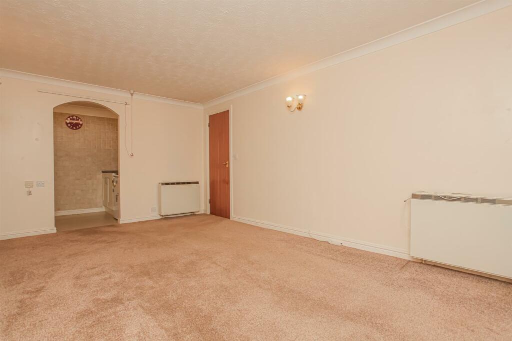 1-bed house on Chamberlaine Court, Banbury, £85,000