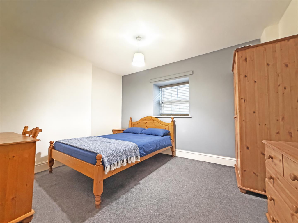 Apartment in Sheffield - More