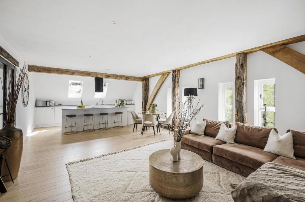 Greater Barn Apartments, Hubbards Farm, Hillingdon photo 3