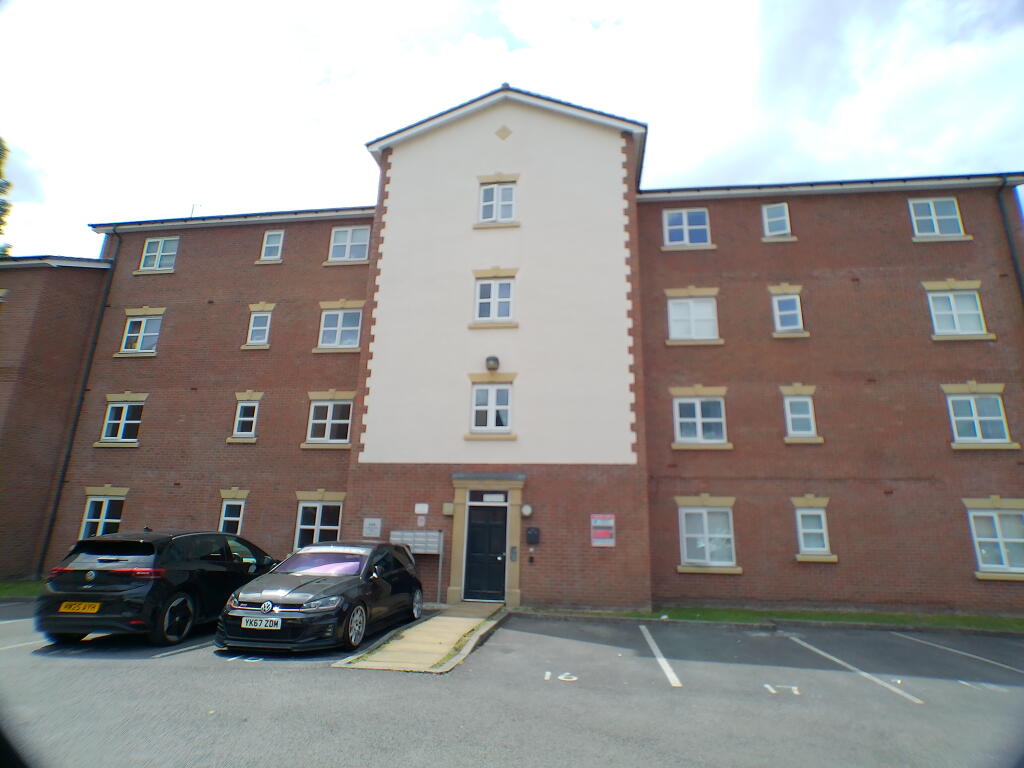 Main image of property: Lawnhurst Avenue, Baguley, Manchester, M23 9SB