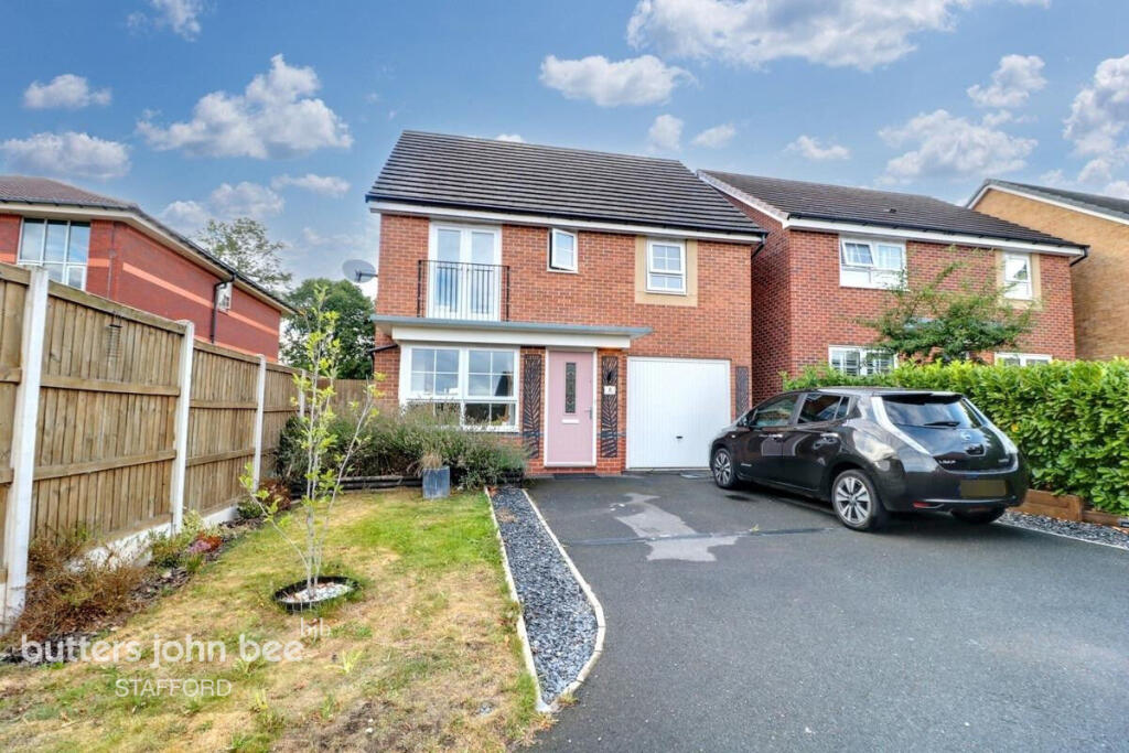 4-bed detached on Dorney Close, Stone, £300,000