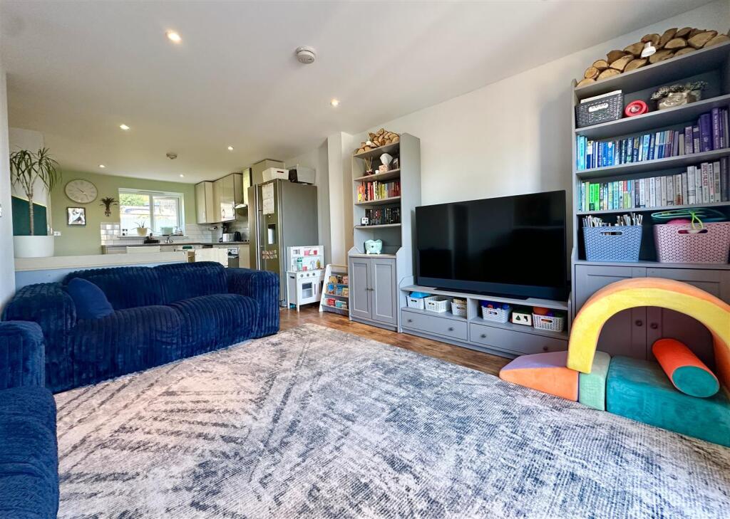 House in Hastings, Ore - View 5