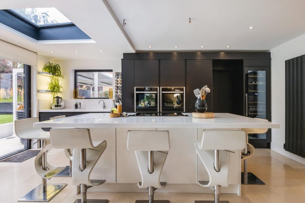 House in Hemel Hempstead - More