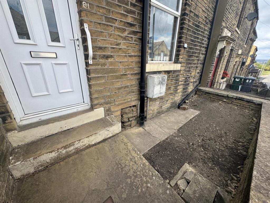 House in Bradford - View 2