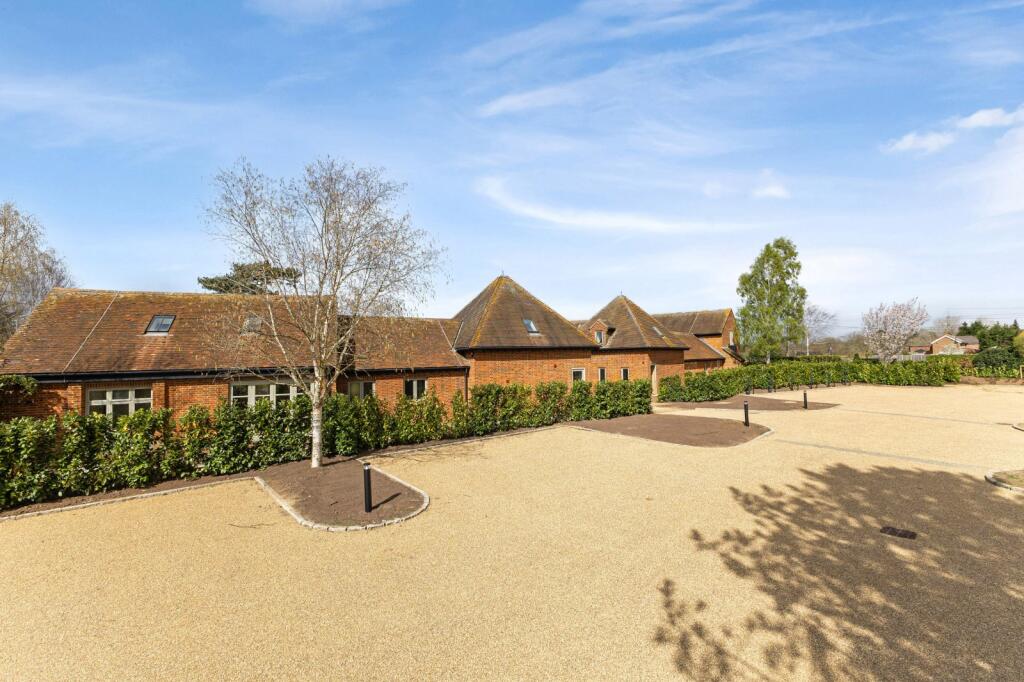 House in Guildford, Wisley - View 4