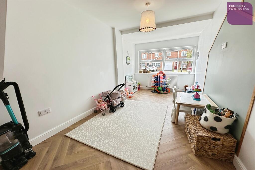 House in Kingston upon Hull, Kingswood - More
