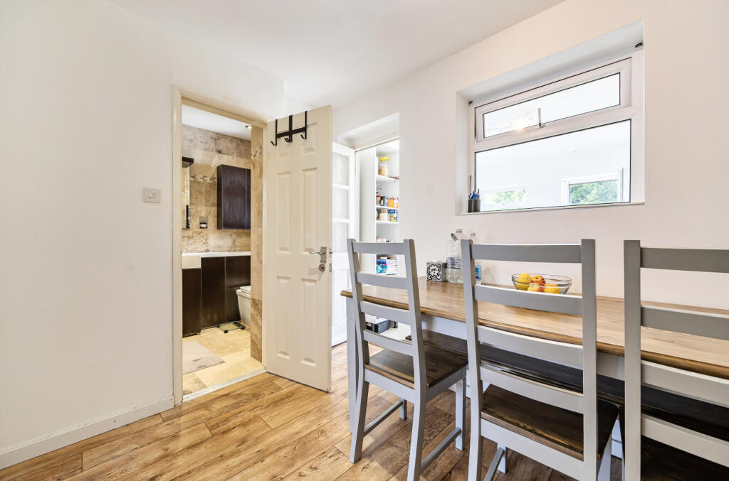 House in Watford - View 4