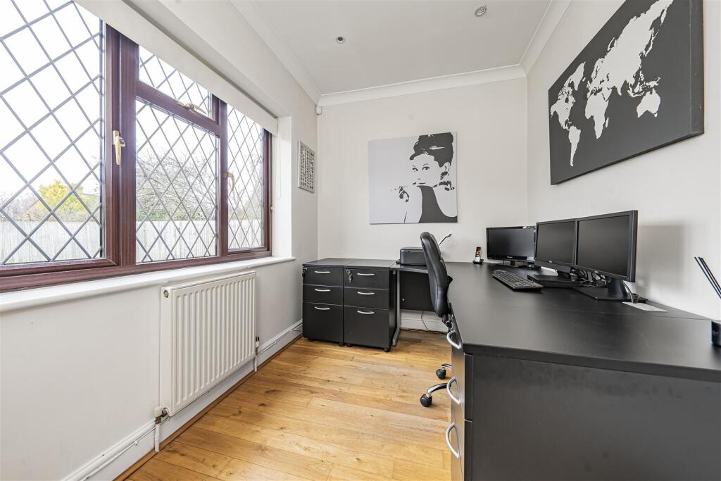 Additional image 10 of Hampstead Close, Bricket Wood, St. Albans