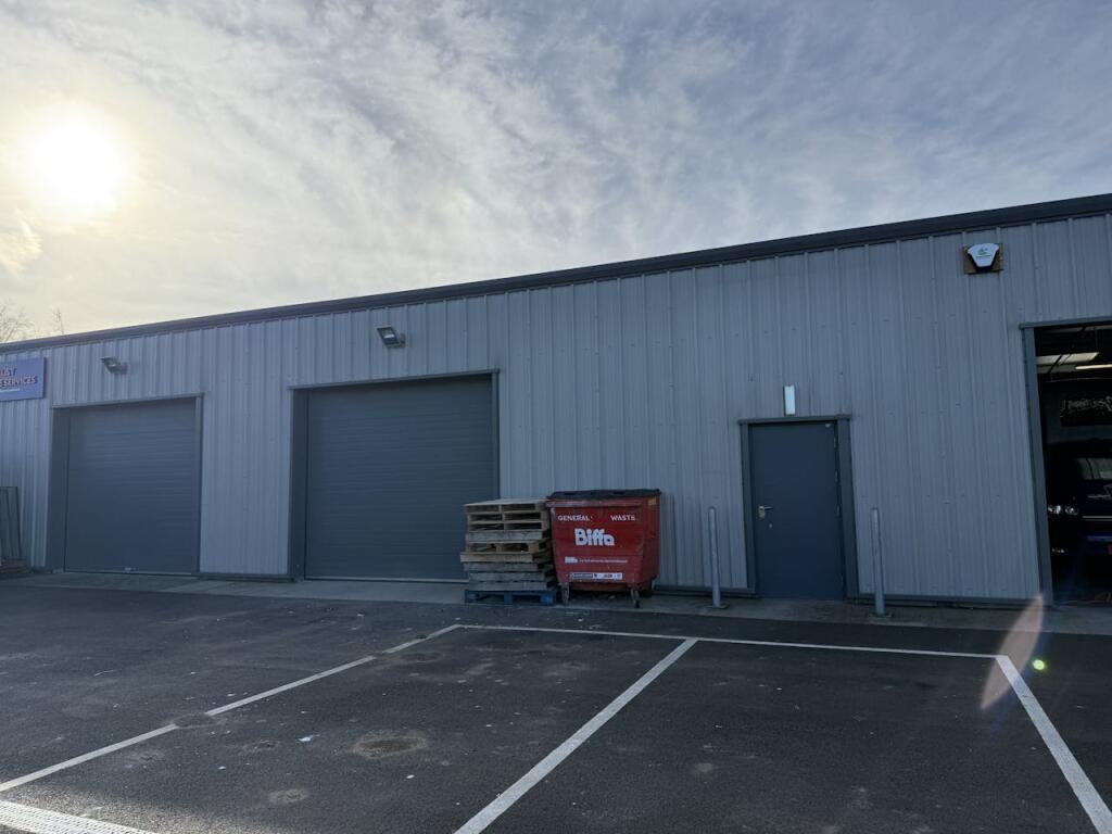 Main image of property: Unit 17, Abbotsford Business Park, Lammermoor Avenue, Falkirk, FK2 7ZS