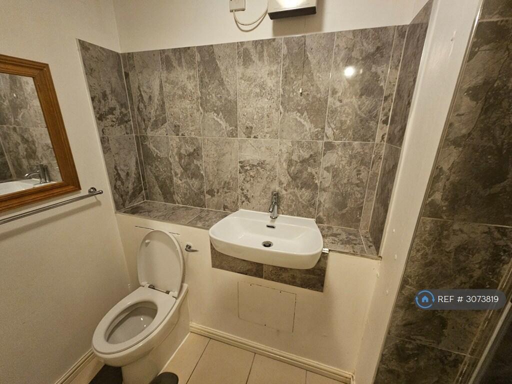 Apartment in Cambridge - View 5