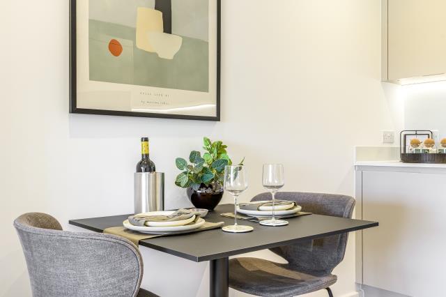 Apartment in Slough - View 5