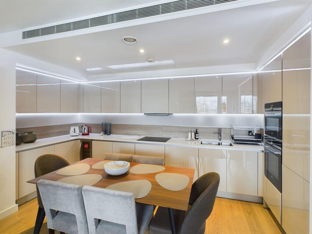 Apartment in London - View 4