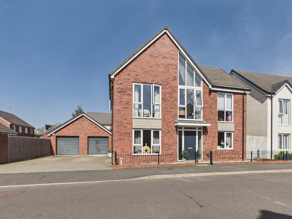 4-bed detached on Romney Way, Worcester, Worcestershire, WR5, £500,000