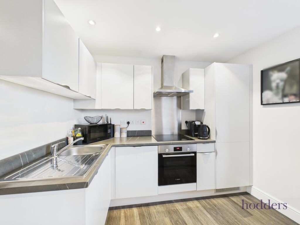 Chertsey, Surrey, KT16 photo 4
