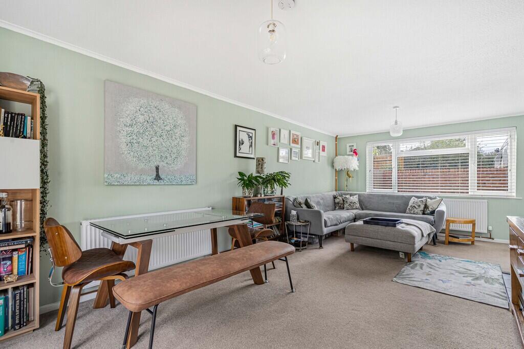 18, Thame Road, Little Milton photo 2