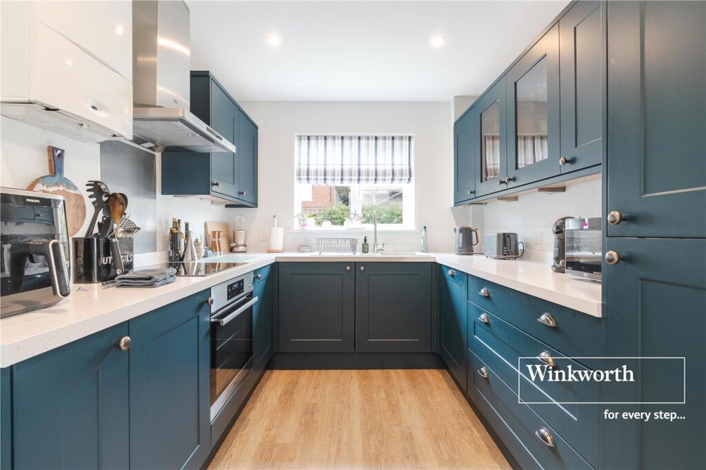 Apartment in Christchurch, Pokesdown, Bournemouth - View 2